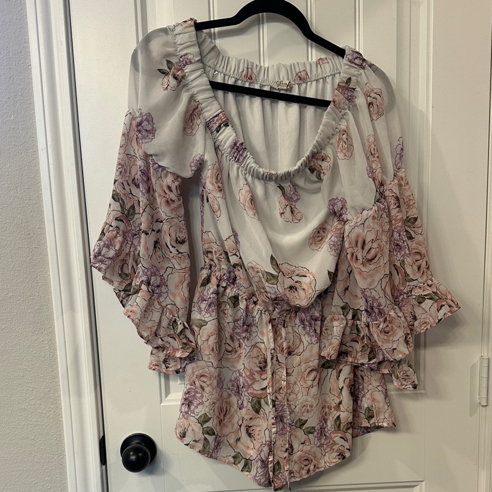 ❤️Blush Floral Romper with Ruffle Sleeves